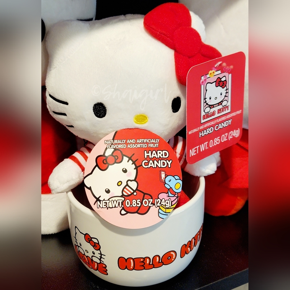 Hello Kitty by Sanrio (2023) Valentine's Plush In Ceramic Mug w/ Candy Gift Set!